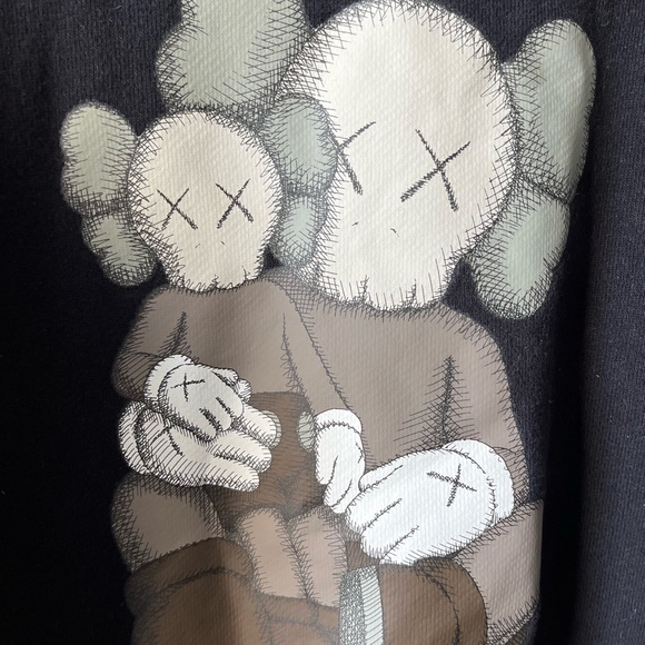 Uniqlo x KAWS Black Crewneck Sweater - Picture 2 of 8